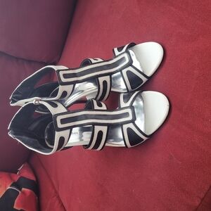 Elegant Black and White Heels for a Sophisticated Look